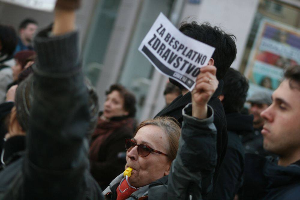 Protestni letak Crvenih: Za besplatno zdravstvo!
