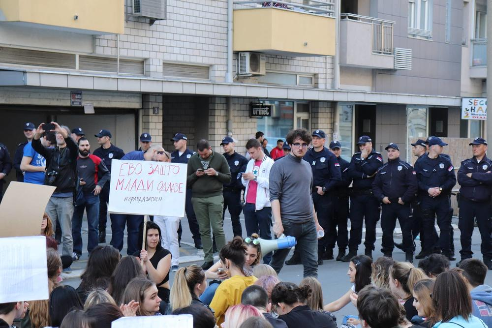Performans opozicije i nestabilnost vlasti