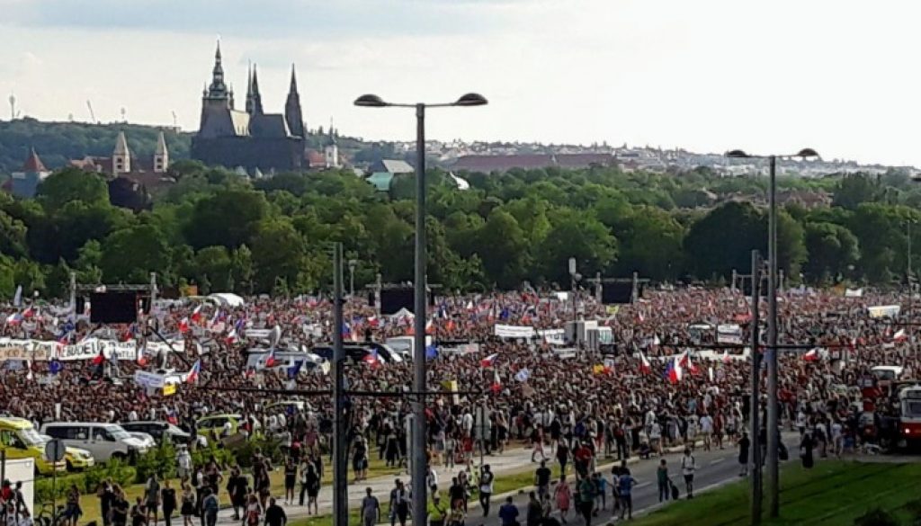 b4a78d8af6712ebb0cf61e02cdc965a2_w720_h720