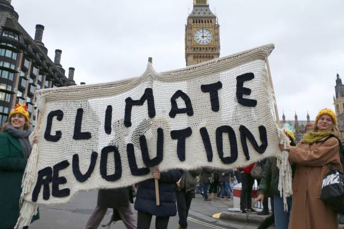 Za revolucionarne, a ne klimatske promjene!
