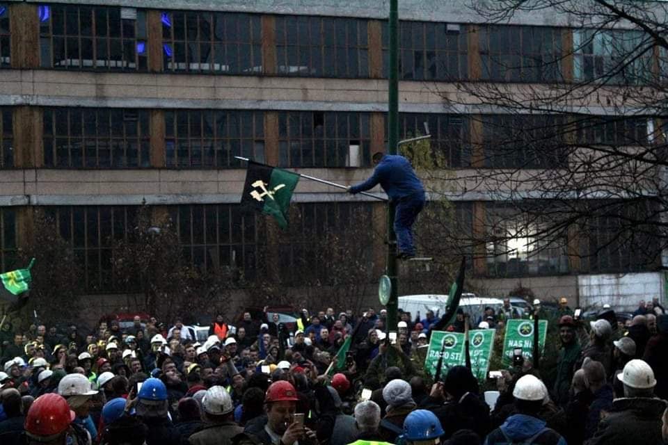 Solidarno sa rudarima!