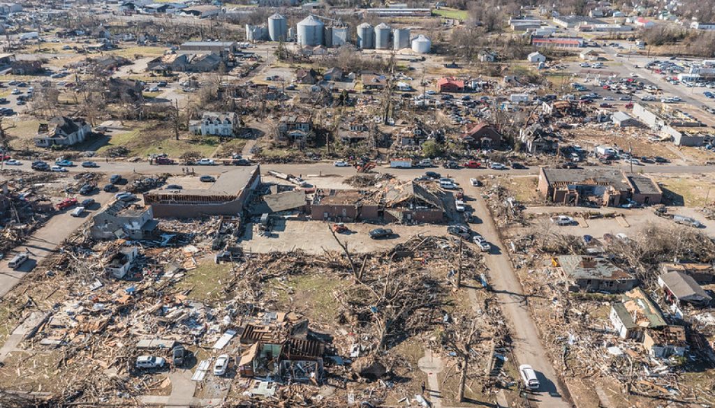 Tornado_u_SAD-u_radnike_je_ubio_kapitalizam Tornado_u_SAD-u_radnike_je_ubio_kapitalizam