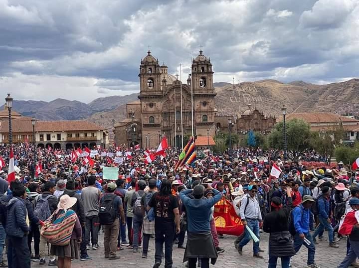 Peru: uzurpatorka Boluarte proglasila vanredno stanje da uguši sveopšti štrajk 15. decembra