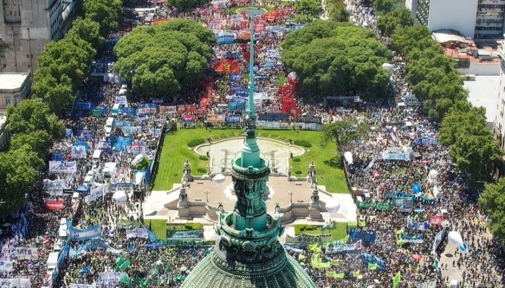 Strike_Image_Jonathan_Becerra_Twitter