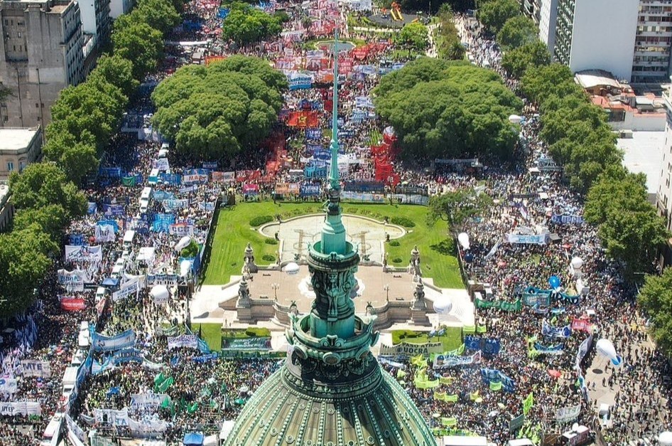 Argentina: stotine hiljada na ulicama širom zemlje u štrajku protiv Mileijevog šok plana