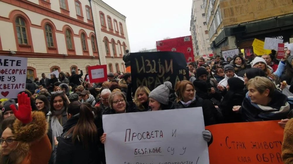 Srbija: prosvetari uveli potpunu obustavu rada! Srbija: prosvetari uveli potpunu obustavu rada!