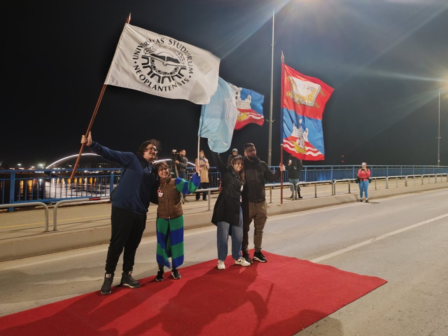 DRONNovi Sad 01. februar 2025. Akcija Tri meseca - tri mosta kojom ce biti obelezena tri meseca od pogibije 15 ljudi u padu nadstresnice na zeleznickoj stanici u Novom Sadu Foto: Nenad Mihajlović/Nova.rs BEZ POTPISA
