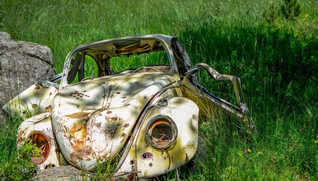 abandoned-car