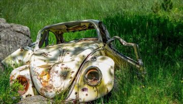abandoned-car