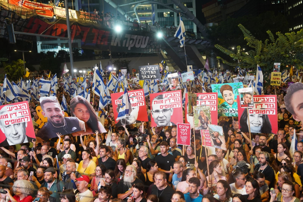protestors Image bringhomenow Twitter 2